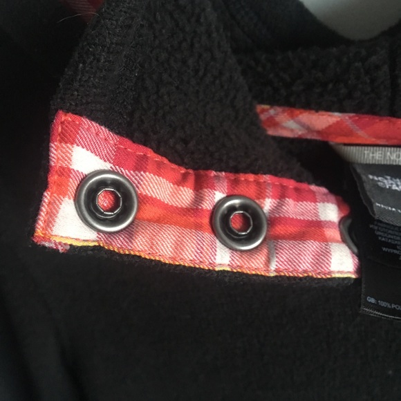 The North Face Women’s Pullover - Picture 3 of 7